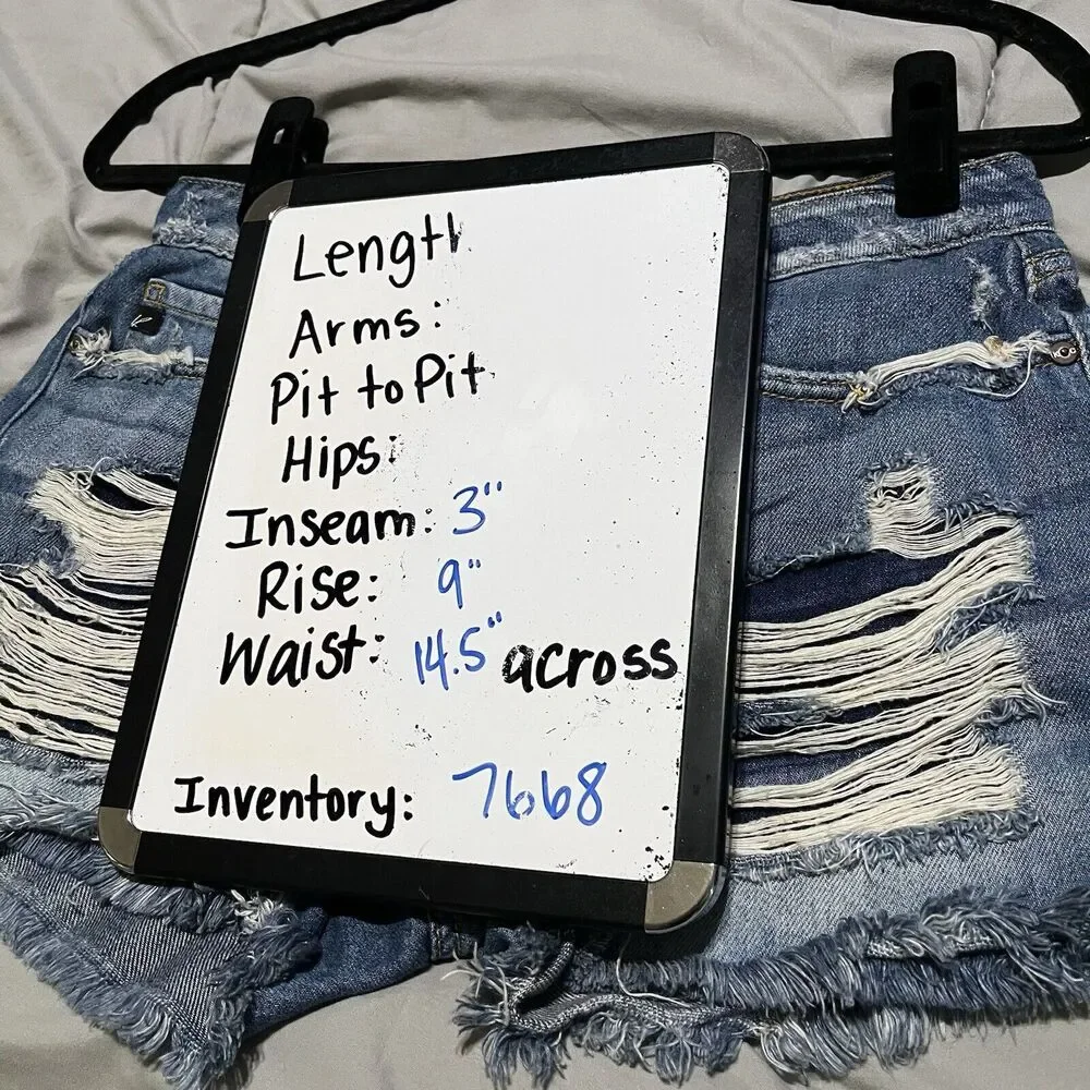 Kancan Estilo Denim Raw Hem Distressed Jean Shorts Size 7/27 KC8377M Medium Wash - Picture 10 of 10